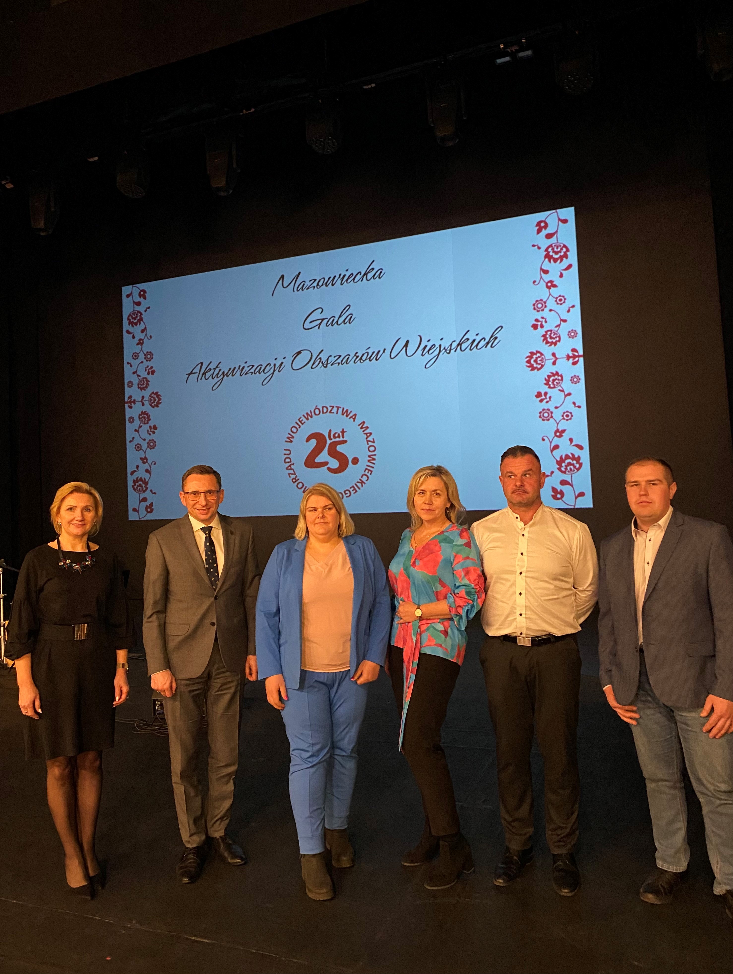 Przewodniczący rady gminy Michał Wąsik, Sołtyska Monika Laskowska, Wójt Rafał Mathiak oraz Sekretarz Agnieszka Sosnowska, Katarzyna Stankiewicz, Kacper Stankiewicz